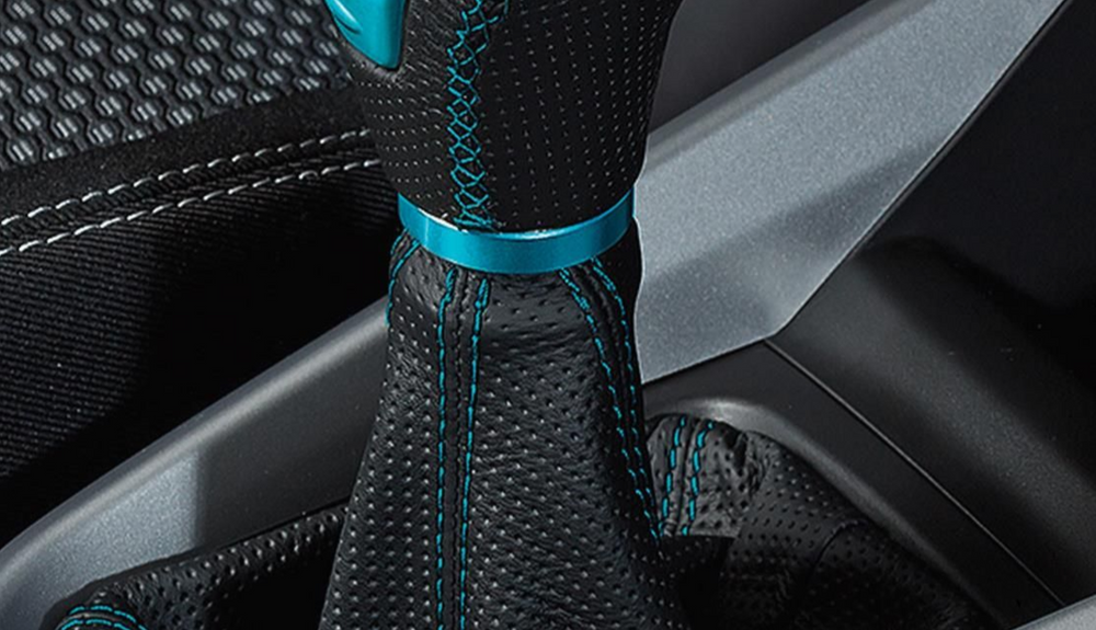 Suzuki Vitara Leather Gear Knob - Black with Turquoise (5 Speed Transmission)
