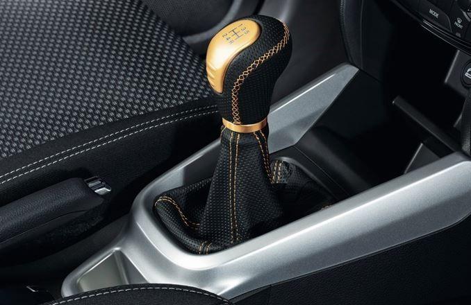 Suzuki Vitara Leather Gear Boot - Black with Yellow - 6 Speed Transmission